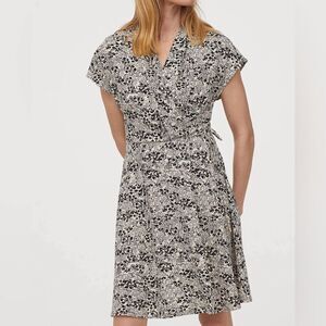 Snakeskin Print flutter sleeve dress Size M